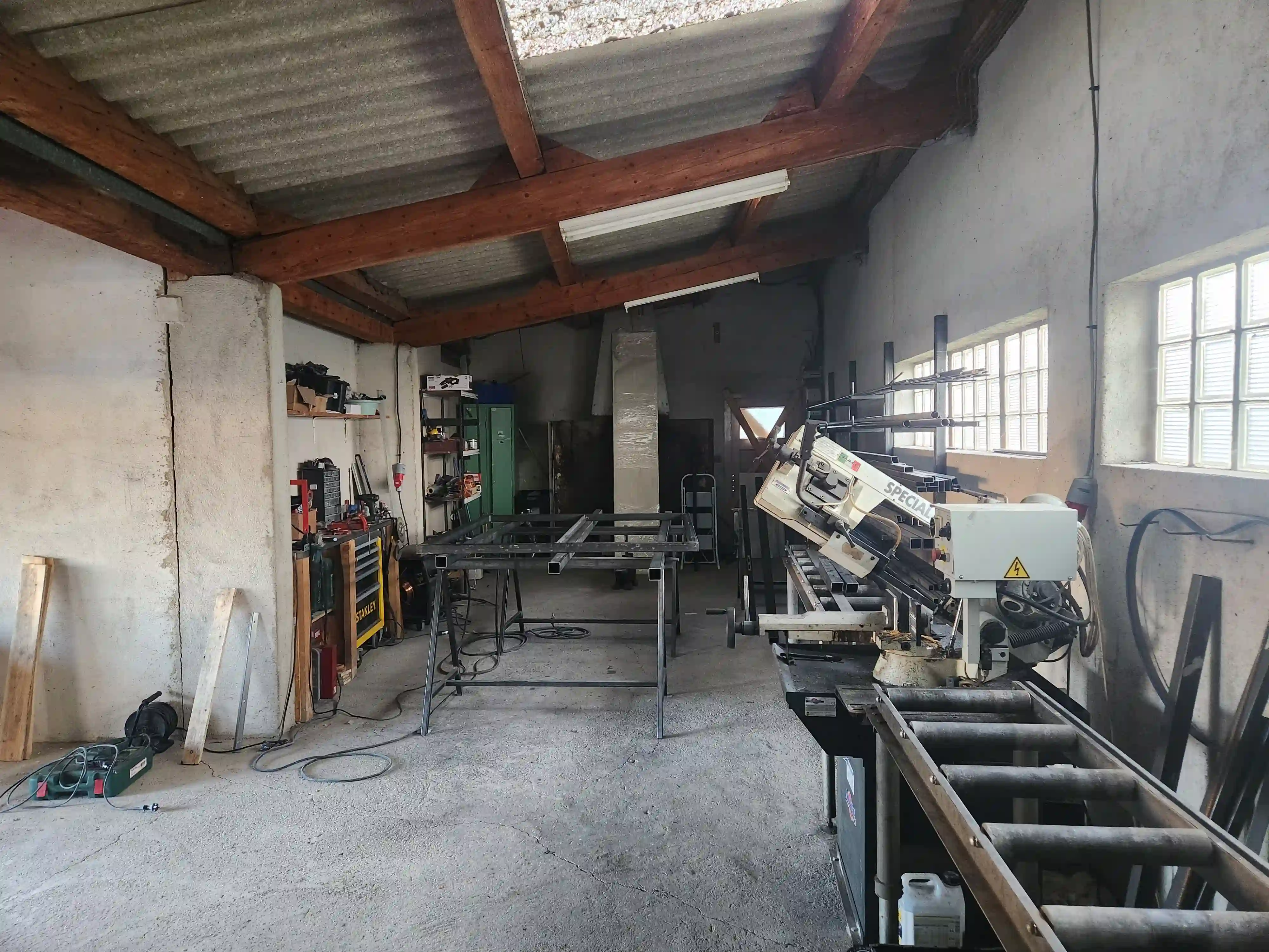 Installation dans notre nouveau showroom et atelier à Montbrison — autres réalisations